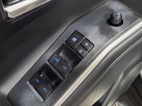 Used 2022 Toyota Highlander XLE image 45