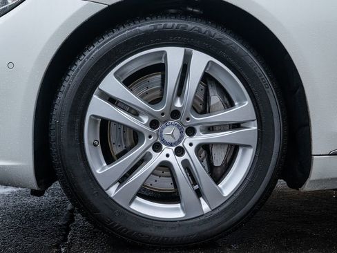 Used 2017 Mercedes-Benz S 550 Sedan image 8