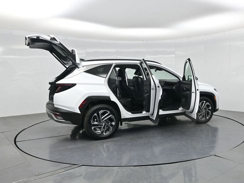 Used 2025 Hyundai Tucson Limited AWD/4WD image 4