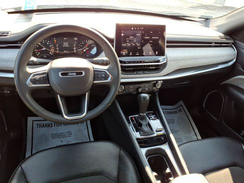 Used 2024 Jeep Compass Latitude AWD/4WD image 10
