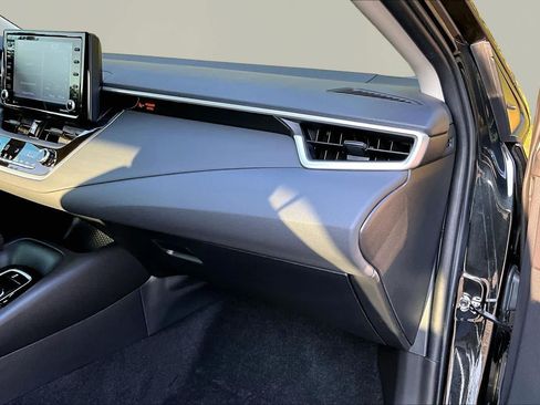 Used 2022 Toyota Corolla LE FWD image 19