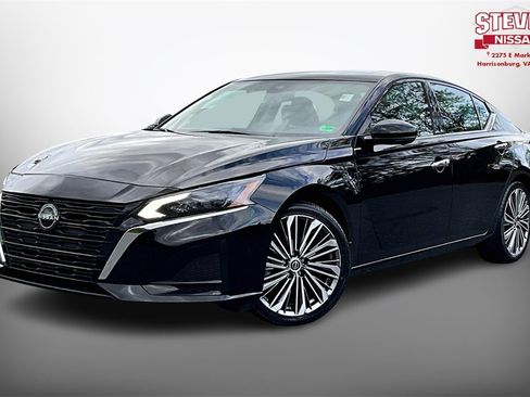 Used 2023 Nissan Altima 2.5 SL image 3