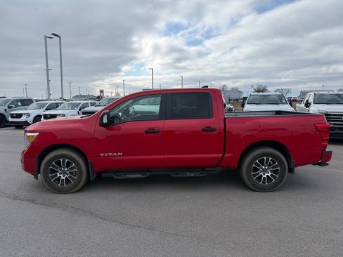 Used 2024 Nissan Titan SV w/ SV Convenience Package image 22
