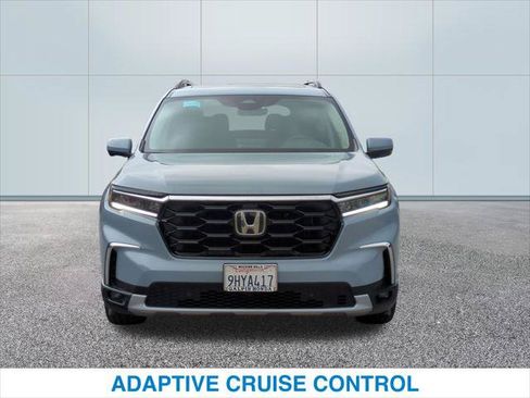 Used 2023 Honda Pilot Touring image 3
