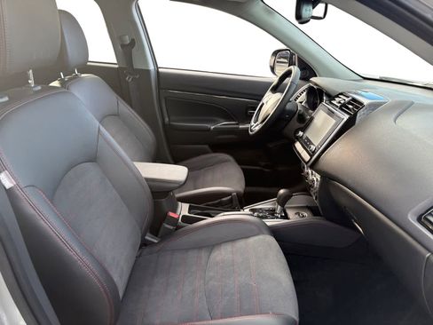 Used 2025 Mitsubishi Outlander Sport SE image 17