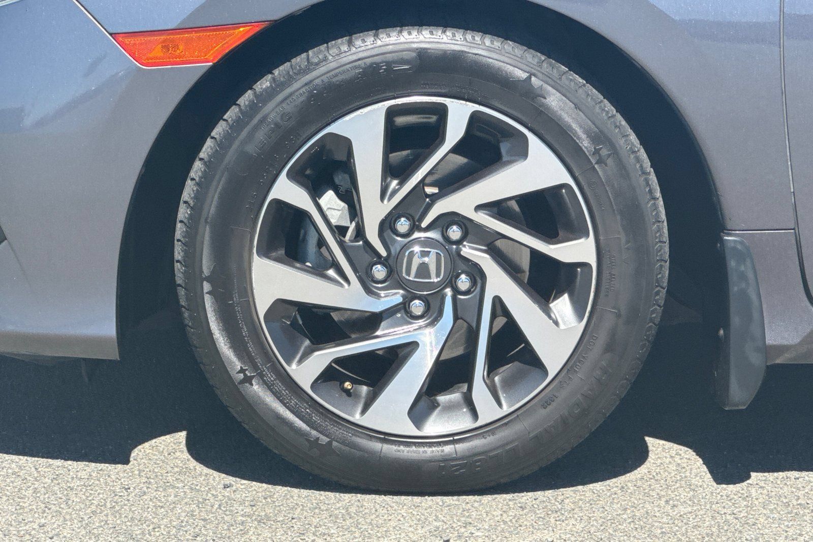 Used 2018 Honda Civic EX image 25