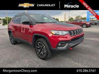 Used 2025 Jeep Compass Trailhawk AWD/4WD video 1