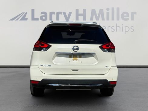 Used 2020 Nissan Rogue SV w/ Premium Package image 5