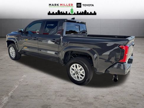 Certified 2025 Toyota Tacoma SR5 AWD/4WD image 3