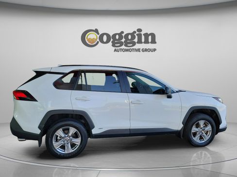 Certified 2025 Toyota RAV4 LE image 4