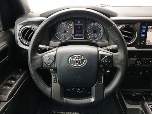 Used 2019 Toyota Tacoma TRD Sport w/ Technology Package image 21