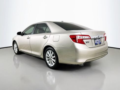 Used 2013 Toyota Camry XLE FWD image 5
