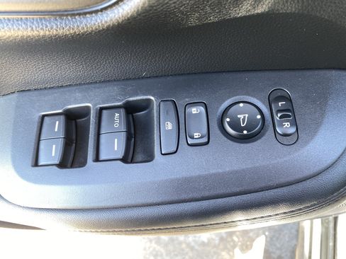 Used 2023 Honda HR-V LX image 19