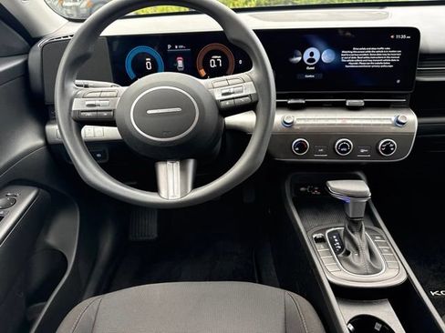 Used 2025 Hyundai Kona SE AWD/4WD image 22