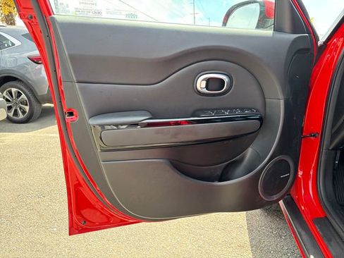 Used 2018 Kia Soul ! w/ Tech Package FWD image 15