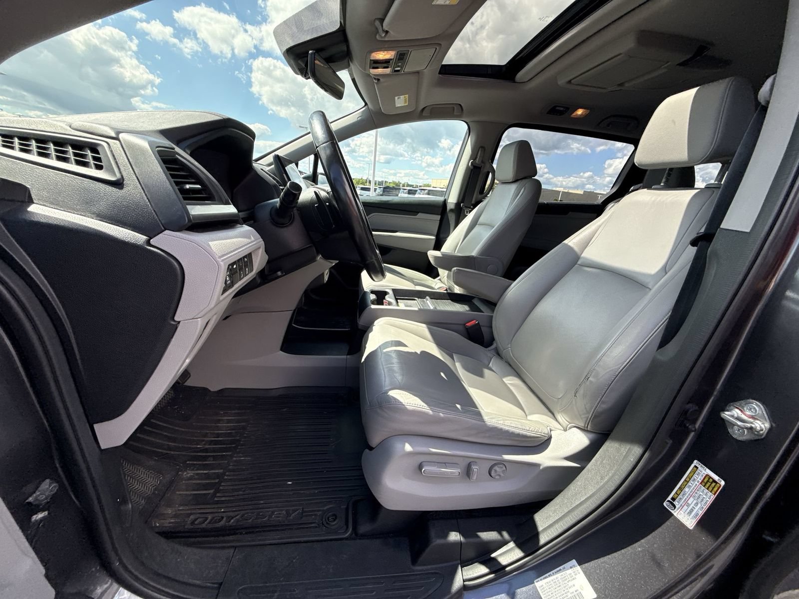 Used 2018 Honda Odyssey Touring image 12