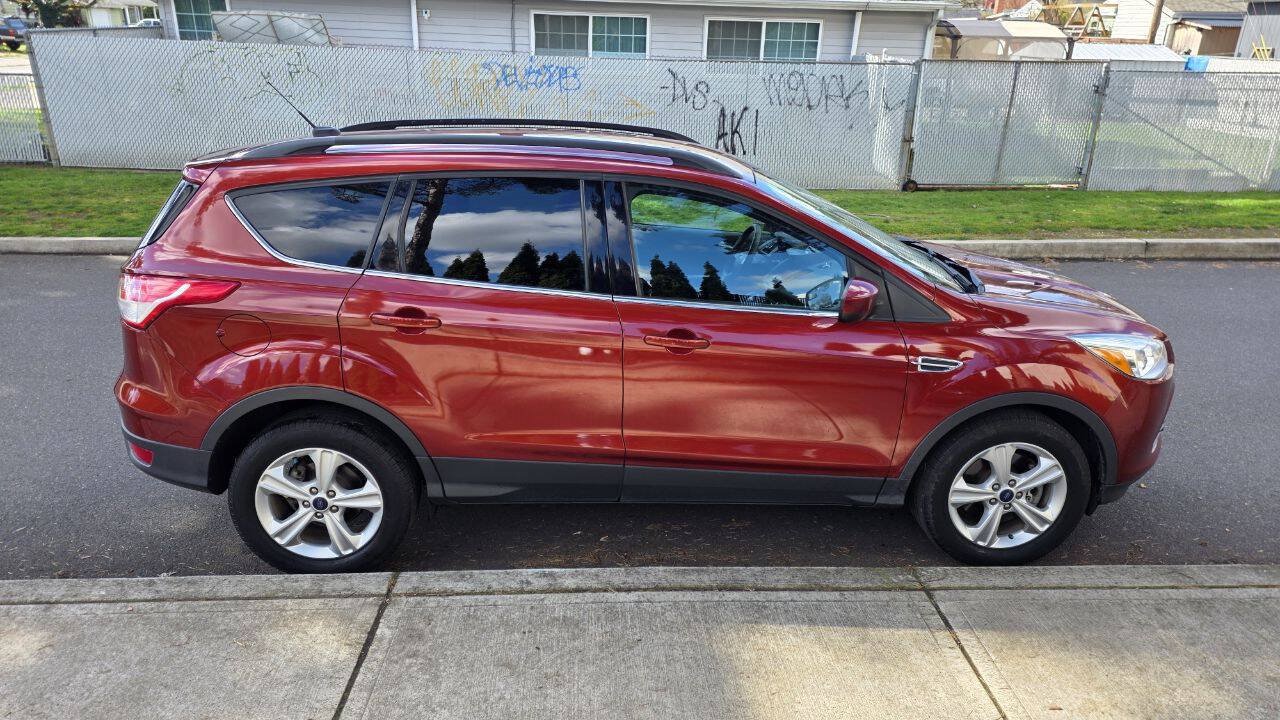 Used 2015 Ford Escape SE w/ Equipment Group 201A AWD/4WD image 4