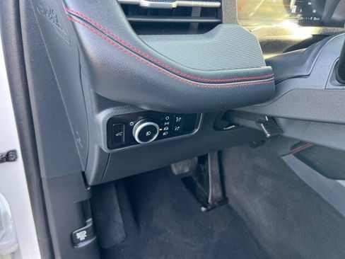 Certified 2025 Ford Explorer ST-Line w/ ST-Line Street Pack image 12