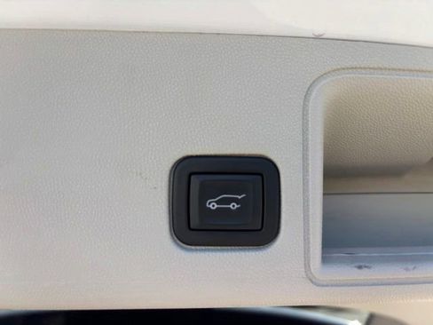 Certified 2024 GMC Terrain Denali w/ Denali Premium Package AWD/4WD image 24