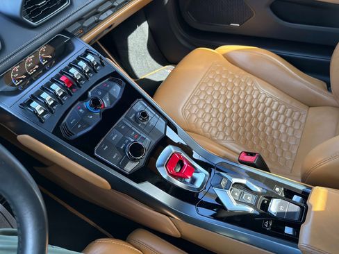 Used 2018 Lamborghini Huracan LP 580-2 RWD image 36