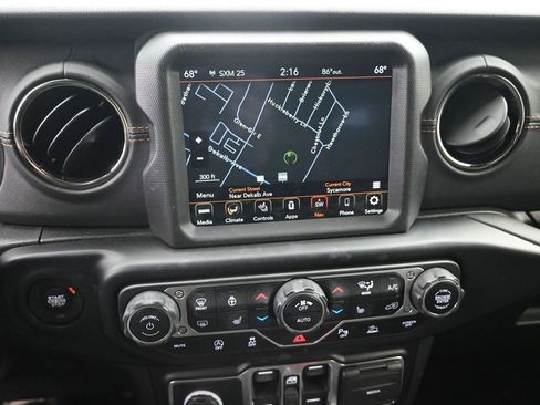 Used 2021 Jeep Wrangler Unlimited Sahara AWD/4WD image 18
