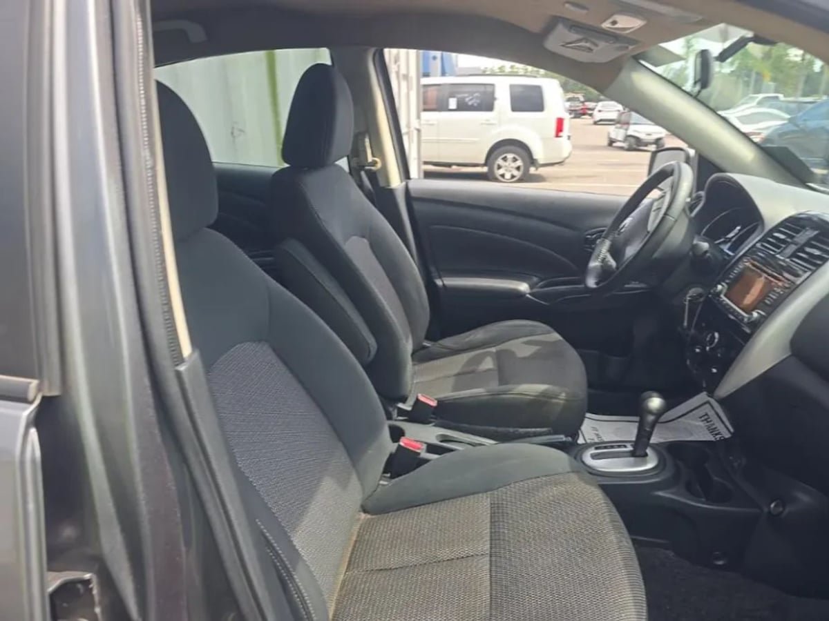Used 2017 Nissan Versa SV w/ SV Special Edition Package FWD image 8