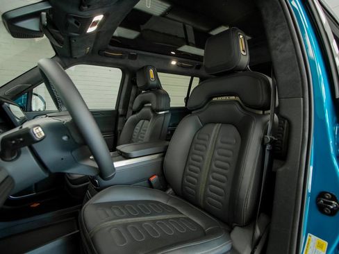 Used 2023 Rivian R1S Adventure AWD/4WD image 20