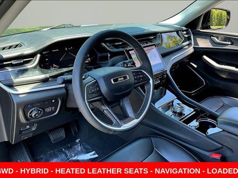 Used 2023 Jeep Grand Cherokee 4WD 4xe image 17