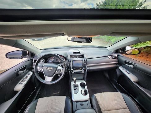 Used 2012 Toyota Camry SE w/ Convenience Pkg image 11