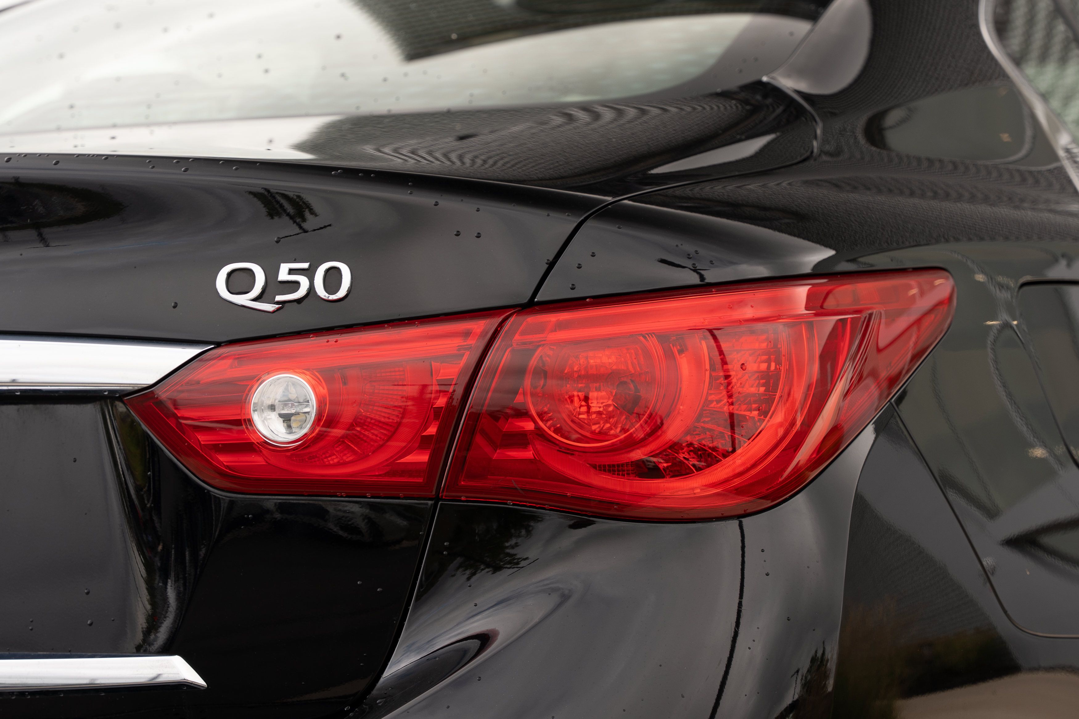Used 2014 INFINITI Q50 Premium w/ Deluxe Touring Package AWD/4WD image 26