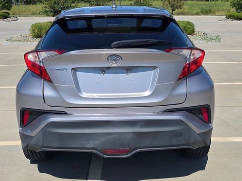 Used 2018 Toyota C-HR XLE FWD image 7