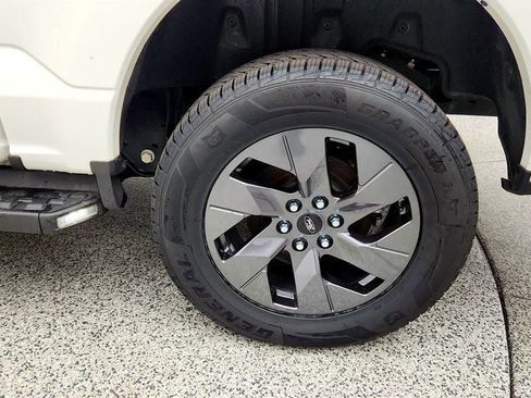 Used 2022 Ford F150 Lightning Lariat AWD/4WD image 9