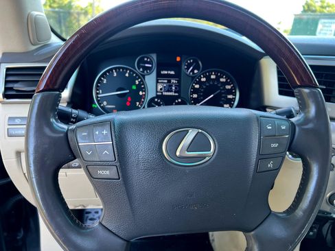 Used 2013 Lexus LX 570 4WD image 30