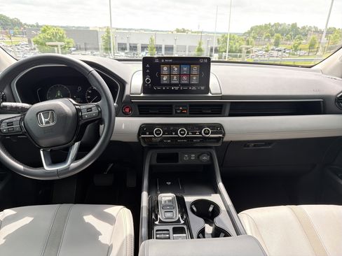 Used 2025 Honda Pilot EX-L image 27
