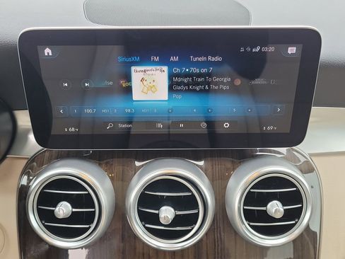 Certified 2022 Mercedes-Benz GLC 300 image 17