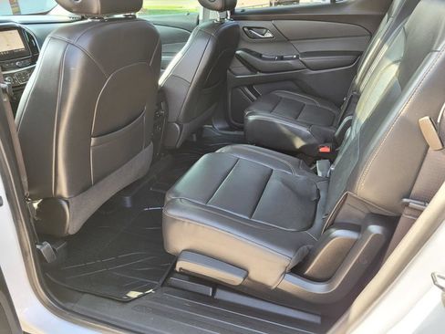 Used 2021 Chevrolet Traverse Premier w/ Redline Edition FWD image 3