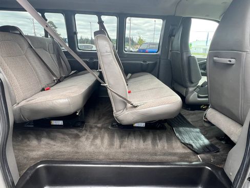 Used 2017 Chevrolet Express 3500 LT w/ LT Preferred Equipment Group RWD image 7