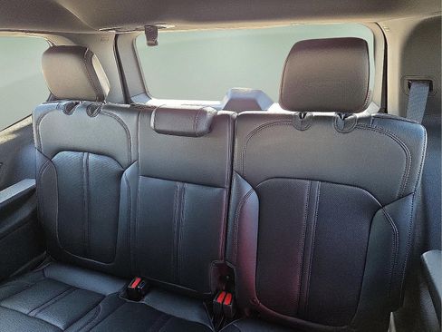 Used 2025 Jeep Wagoneer 4WD image 10