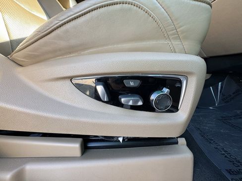 Used 2018 Cadillac Escalade Platinum image 26