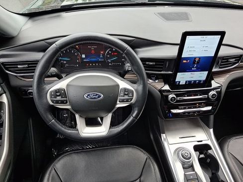 Certified 2023 Ford Explorer Limited w/ Limited Technology Package AWD/4WD image 13
