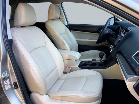 Used 2018 Subaru Outback 2.5i Limited AWD/4WD image 8