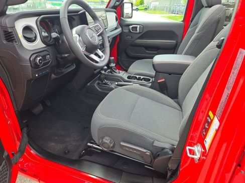 Certified 2025 Jeep Wrangler Unlimited Sahara w/ Safety Group AWD/4WD image 20