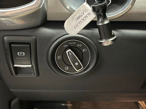 Used 2016 Porsche Cayenne GTS AWD/4WD image 17