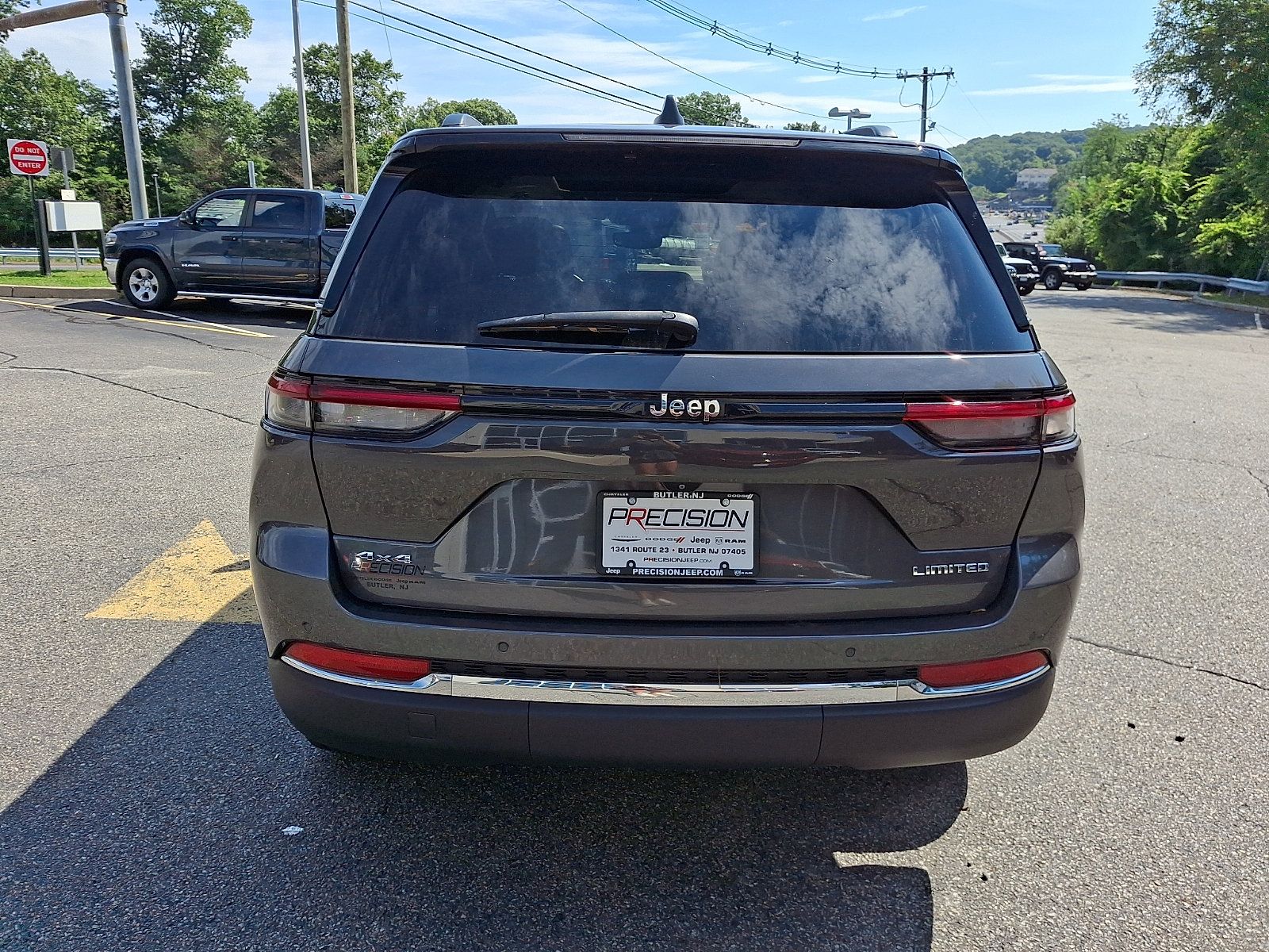 Used 2022 Jeep Grand Cherokee Limited AWD/4WD image 6