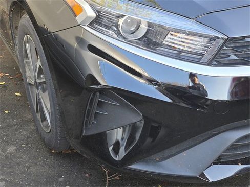 Used 2023 Kia Forte LXS image 4