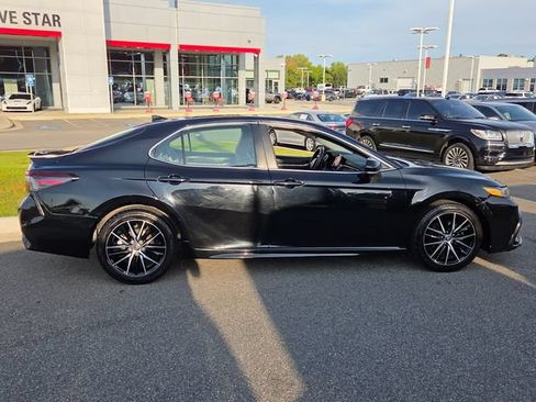 Used 2023 Toyota Camry SE FWD image 12
