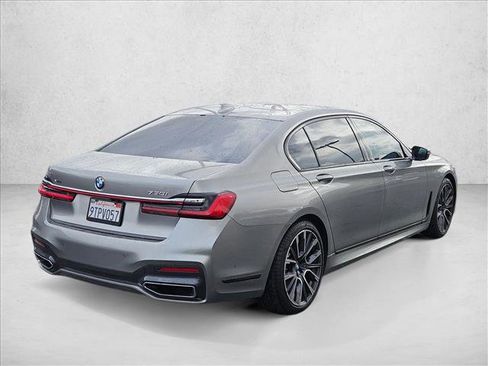 Used 2022 BMW 750i xDrive w/ M Sport Package image 5
