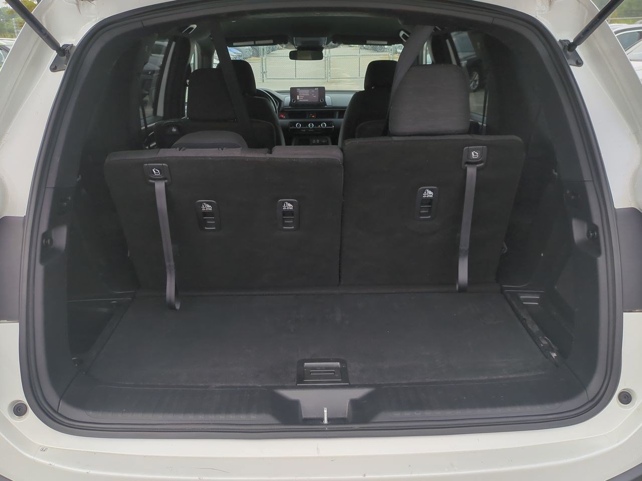 Used 2025 Honda Pilot Sport image 34
