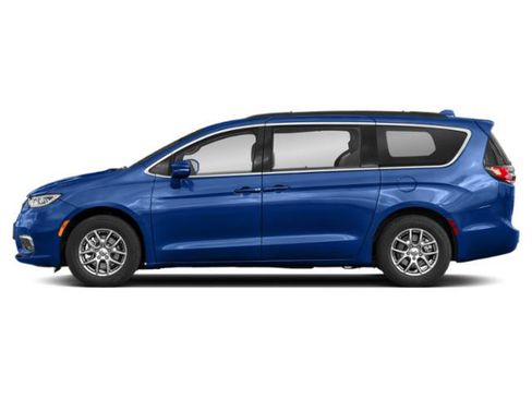 Certified 2023 Chrysler Pacifica Limited w/ Uconnect Theater Family Group FWD image 2