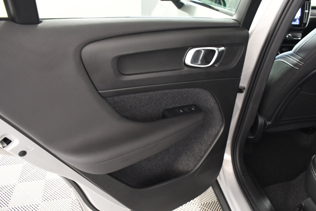 Used 2023 Volvo C40 P8 Recharge Plus AWD/4WD image 25